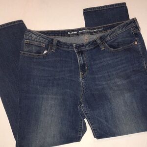Old Navy Boyfriend Straight Leg Jeans | Size 14 Regular | Distressed Mid-Wash